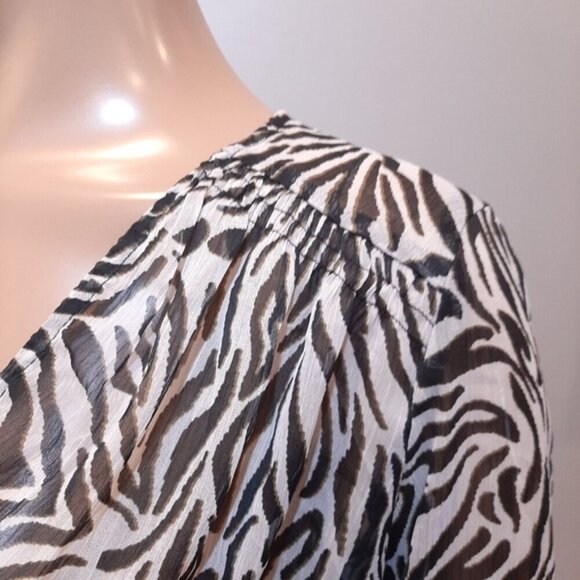 CREAM Zebra Print Blouse Long Sleeve Sheer Plunging Vneck Flowy Buttoned Front - Picture 5 of 15
